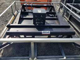 D&eacute;broussailleuse 66po, attache skid steer