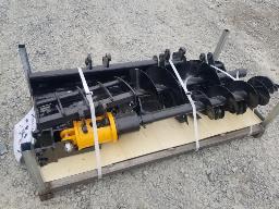 8 pi&egrave;ces pour mini excavatrice: quick attache, godet foss&eacute;, godet a dent, ripper, tari&egrave;re, 2 m&egrave;ches, pince