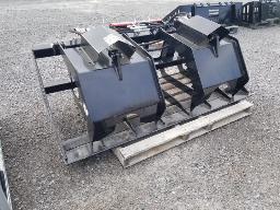 Godet a grappin 72po attache skid steer