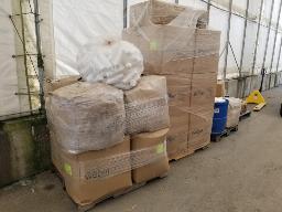 Lot de petites bouteilles de plastiques + bouchons