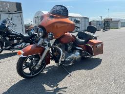 2008-Harley Davidson FLHT. Motocyclette.