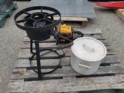 Br&ucirc;leur &agrave; propane, chaudron aluminium + scie &agrave; cha&icirc;ne &agrave; essence