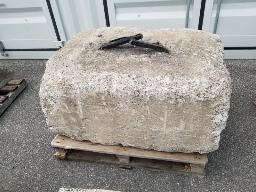 1 bloc de b&eacute;ton, 36``x 48``x 24``