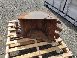 Godet &agrave; dents 16`` Kubota 121