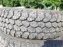 6 pneus, Goodyear Wrangler Lt215/85R16, hiver.
