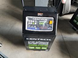 Chargeur &agrave; batterie Cen-Tech 200 amp.
