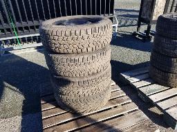 4 pneus hiver P225/65R16 2 mod&egrave;les Sant&eacute; Dodge Caravan/Journey