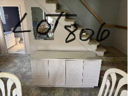 St-Prosper: Table de cuisine de 6 pi avec 6 chaises.