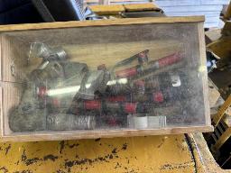 St-Prosper: 4 rouleaux de polyth&egrave;ne ainsi que des accessoires de plomberie.