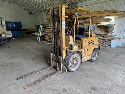 St-Prosper: Lift au propane, fonctionnel, freins &agrave; r&eacute;parer.