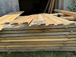 St-Prosper: 8 moulures de pin blanc, 3/4 po &times; 3 po &times; 8 pi.