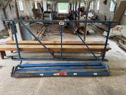 St-Prosper: Rack industriel, 4 pi &times; 8 pi &times; 10 pi de hauteur.