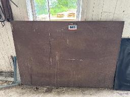St-Prosper: Feuille d&rsquo;acier de 1/8 po, 49 po &times; 71 po.