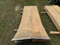 St-Prosper: Slabs de pin blanc (tranches d&rsquo;arbre), 2 po d&rsquo;&eacute;paisseur &times; 24 po de largeur &times; 8 pi.