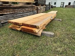 St-Prosper: 6 slabs de pin blanc (tranches d&rsquo;arbre), 2 po d&rsquo;&eacute;paisseur &times; 24 po de largeur &times; 8 pi.