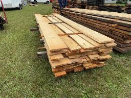 St-Prosper: Planches de pin blanc, 4/4 (1 po) &times; 6 1/2 &agrave; 10 po de largeur &times; 12 pi (environ 415 PMP).