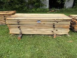 St-Prosper: Planches de pin rouge, 4/4 (1 po) &times; 4 &agrave; 12 po de largeur (420 PMP).