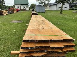 St-Prosper: 24 planches de pin blanc, 4/4, 1 po &times; 6 po &times; 12 pi (144 PMP).
