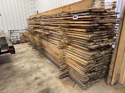 St-Prosper: Planches de pin noueux, 4/4 (1 po) &times; 4 &agrave; 10 po de largeur &times; 16 pi (environ 1 475 PMP).