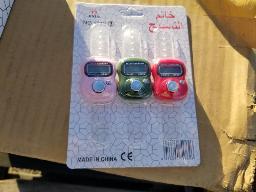 Environ 60 paquets de montre pour enfants.