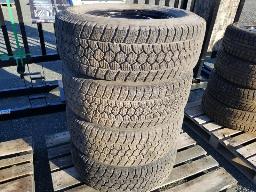 4 pneus d'hiver LT 275/65R18 Toyo open Country Jante F150