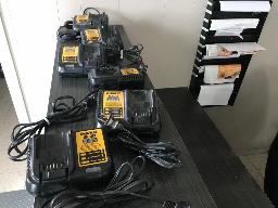 Lot de 6 chargeurs &agrave; batterie Dewalt