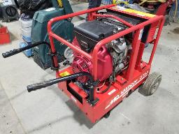 G&eacute;n&eacute;ratrice multiquip 9700 Watts, moteur Honda V twin 18.0