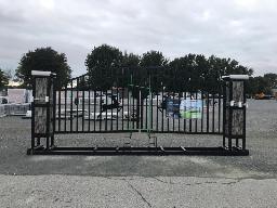 FG-GT-GP-SD-Portail 20' en m&eacute;tal, (2 sections de 10') -simple arc-motif chevreuil  / 20' Iron Gate - Gate pier design - Single Arc Deer