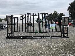 FG-GT-GP-SD-Portail 20' en m&eacute;tal, (2 sections de 10') -simple arc-motif chevreuil  / 20' Iron Gate - Gate pier design - Single Arc Deer