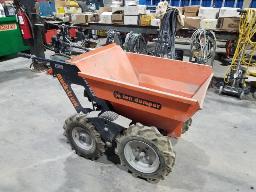 Brouette motoris&eacute; dompeur, moteur &agrave; essence