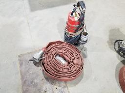 Pompe &agrave; eau submersible avec 1 tuyau de 2