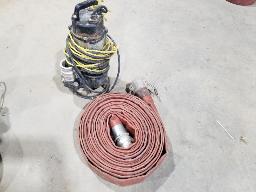 Pompe &agrave; eau submersible avec 1 tuyau de 2