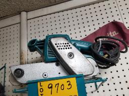 Makita sableuse &eacute;lectrique &agrave; bande 3