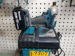 Makita cl&eacute; &agrave; choc 1/4", 18V, chargeur DC18RC, 1 batterie 18V Lit-1on 5AH