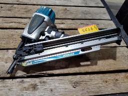 Makita cloueuse pneumatique &agrave; charpente 3 1/2