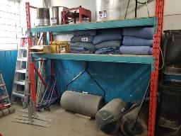 1 section de racking 8' x 28" x 8'  (&Agrave; d&eacute;monter) (GARAGE)