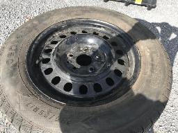 4 pneus d'hiver 235/65R17 Centara Venti Winter avec roues 5X127