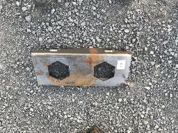 2026-Platine de montage pour mini-chargeuse compacte / Mini Skid steer mounting plate