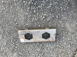 2026-Platine de montage pour mini-chargeuse compacte / Mini Skid steer mounting plate.