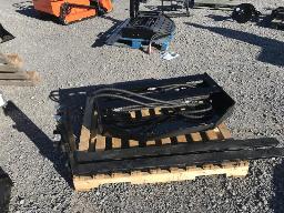 2026-Carcan avec fourche hydraulique  / skid stee Side shift fork.