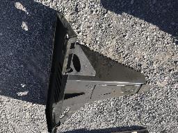 2026-Godet dessoucheur pour chargeuse compacte (mod&egrave;le soud&eacute;) / Skid Steer Stump Bucket (Welded Model)