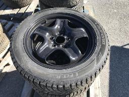 4 pneus d'hiver 215/55R17 Laufenn ifitic avec roues 5 bolts