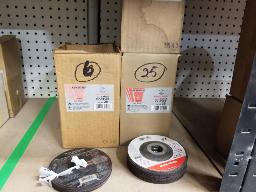 Abmast Flexovit, lot de 66 meules 4 1/2", assortis pour meuler et couper le m&eacute;tal : 6 x D247KR, 6 x F1207, 4 x D247GM, 50 x D445KR