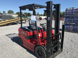 2026-Chariot &eacute;l&eacute;vateur &eacute;lectrique / Electric Forklift.