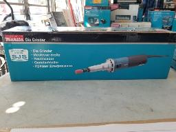 Meuleuse droite &eacute;lectrique Makita, mod&egrave;le GD0800C