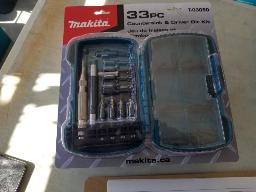 3 ensembles de 33 jeux de fraises et embouts tournevis Makita, mod&egrave;le T-03090 (Support Makita)