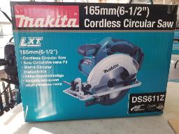 Scie circulaire sans fil 6 1/2" Makita, mod&egrave;le DSS611Z. Batterie non incluse (Support Makita)