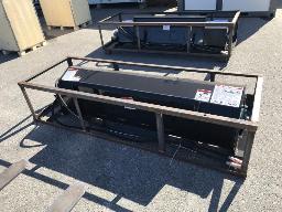 2026-Rotoculteur hydraulique pour chargeuse compacte marque MOWER KING, 72" / Skid Steer Rotary Tiller