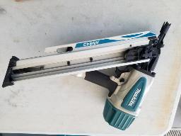 Cloueuse pneumatique pour clous &agrave; t&ecirc;te rogn&eacute;e Makita, mod&egrave;le AN943 2" &agrave; 3 1/2" (Support Makita)