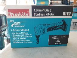 Grignoteuse sans fil Makita. Batterie non incluse, mod&egrave;le DJN161Z (Support Makita)